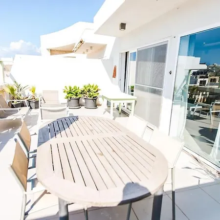 Sunny Swieqi Hideaway Apartman San Ġiljan
